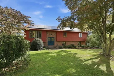 36 Goldenview Drive 1