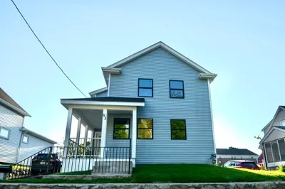 83 Spring St 1