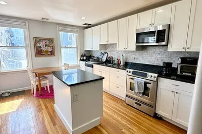 28 Monument St #1