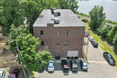 4 Railroad Ave #208 1
