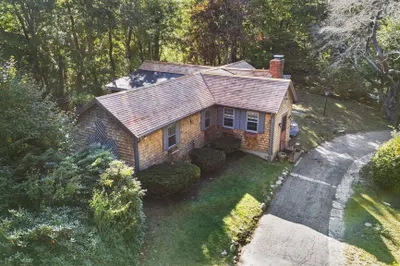 324 Sandwich St 1