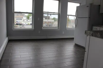 9 North Main St #3