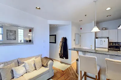 91 Prince St #18 1