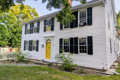 16 Parish Hill Rd 1