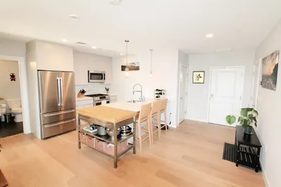 16 Boardman St #302