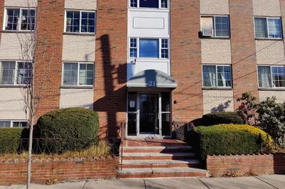 21 Staples Ave #35