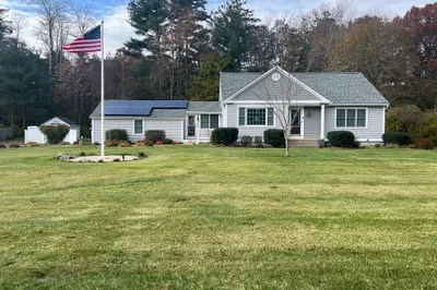 6 W. Colonial Rd 1