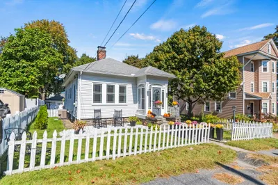 32 Kosta Street