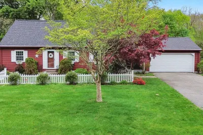 6 Garden Ln 1