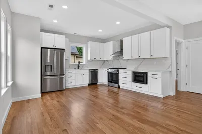 21 Hutchinson St #2 1