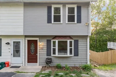 102 Loxwood St
