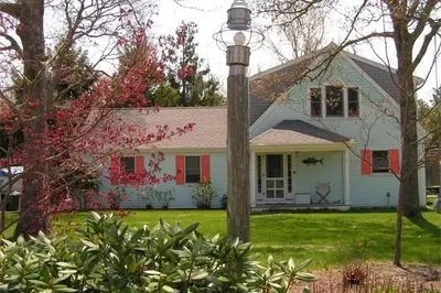 32 Thomas Path 1