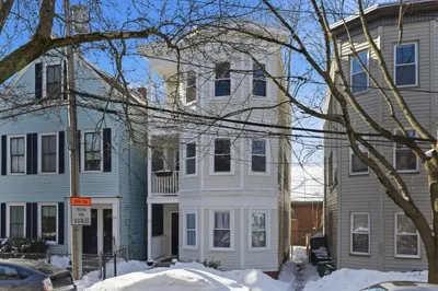 13 Howard St #1