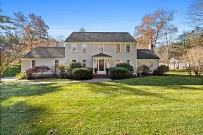 71 Longwood Cir 1