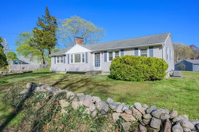 70 Thicket St
