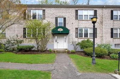 160 Newton St #1