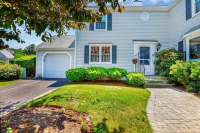 22 Fairway Cir #22