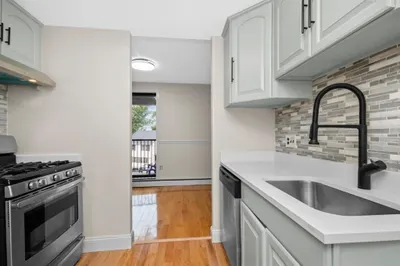 271 Lake St #6