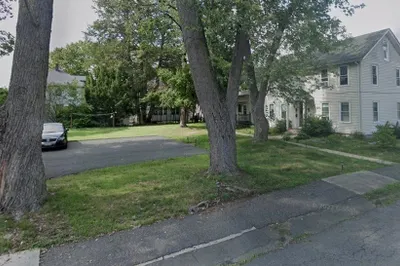 16 Fairfield Ave 1