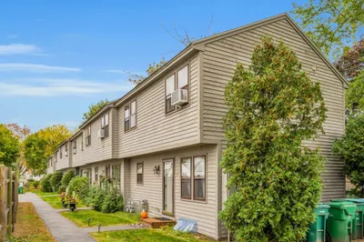24 Beaver St #G
