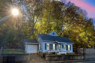 458 West Main St 1