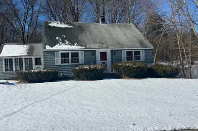 126 Lincoln St 1