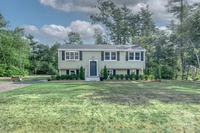 23 Great Meadow Dr 1