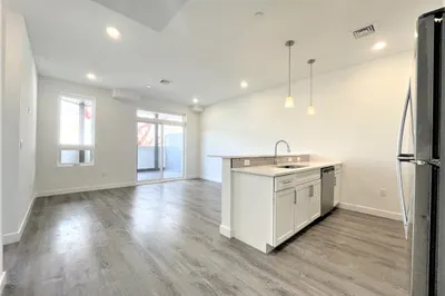 302 Broadway #304