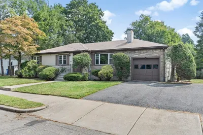 90 Truman Rd