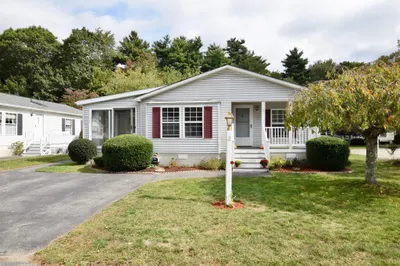 2 Edgewood Circle