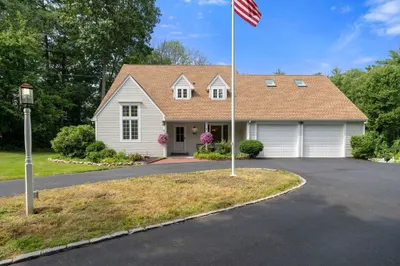 359 Holly Rd 1
