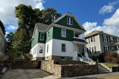 8 Eureka St 1