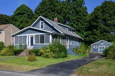 46 Crescent St