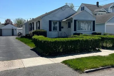 33 Walton St