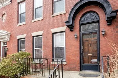 22 Leamington Rd
