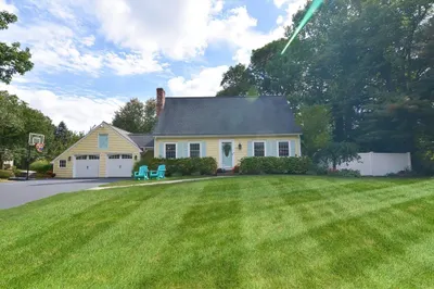8 Denise Ln 1