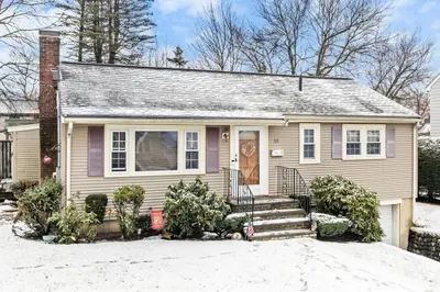 33 Dickson Ave