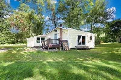 613 Lindsey St 1
