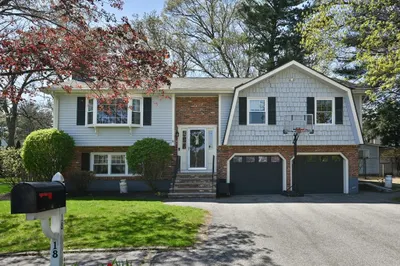 18 Aurele Cir