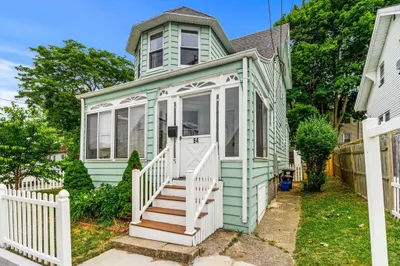 54 Marshall St