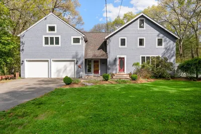 228 Horse Pond Road 1