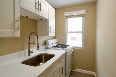 25 Oakland Ave #2R
