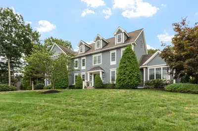 48 Robinson Dr 1