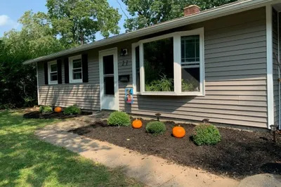 21 Ellen Rd