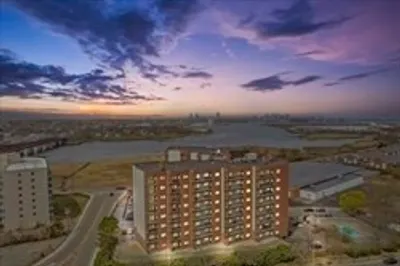 90 Quincy Shore Dr #808 1