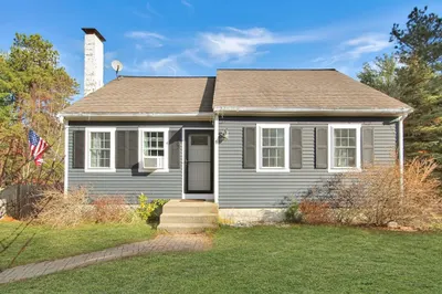 1 Maureen Way 1