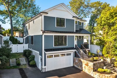 1382 Trapelo Rd 1