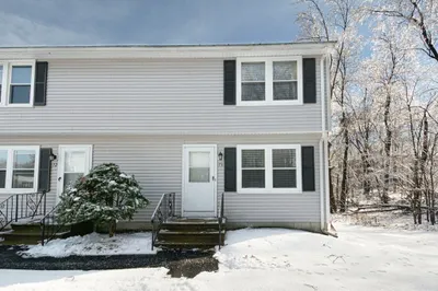 270 Sunderland Rd #73