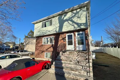 7 Hawthorne St #7