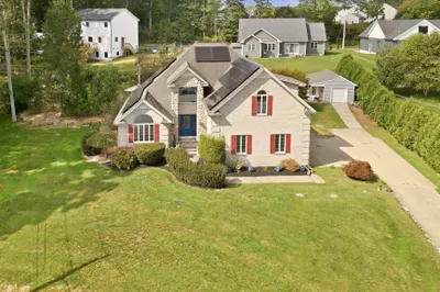 33 Flores Way 1
